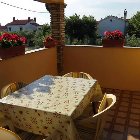 Apartment Mariza *